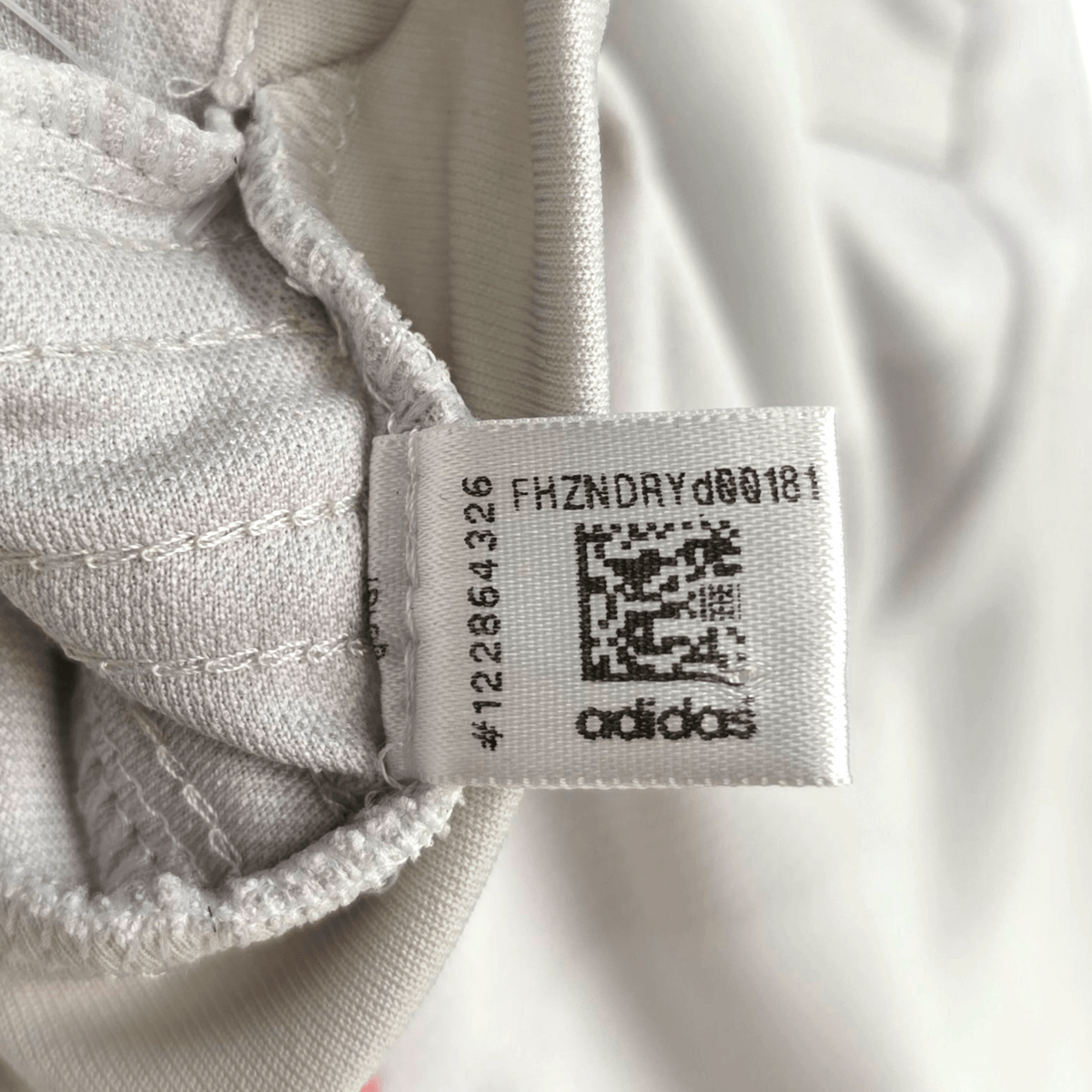 2019/20 Juventus Away Football Shirt (M) Adidas 7 Ronaldo - Football Finery - FF301712