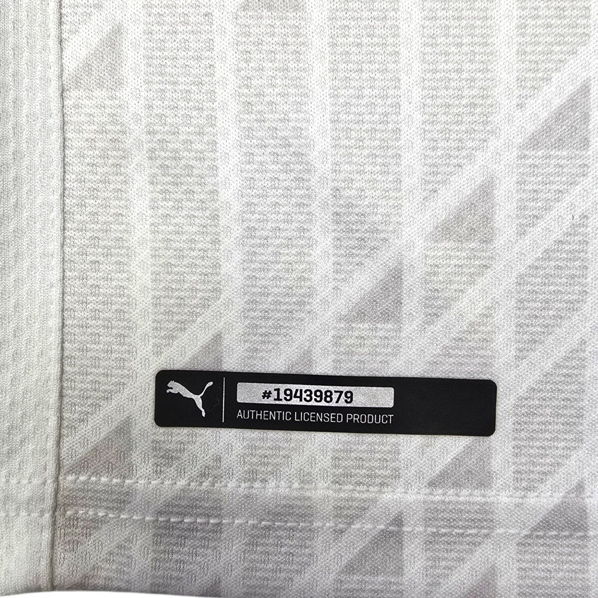 2020/21 Olympique Marseille Home Football Shirt (S) Puma 25 Nagatomo - Football Finery - FF306679