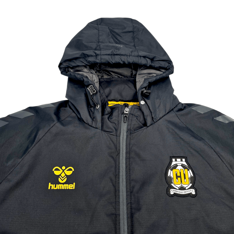 2021/22 Cambridge United Padded Bench Coat (M) Hummel - Football Finery - FF300951