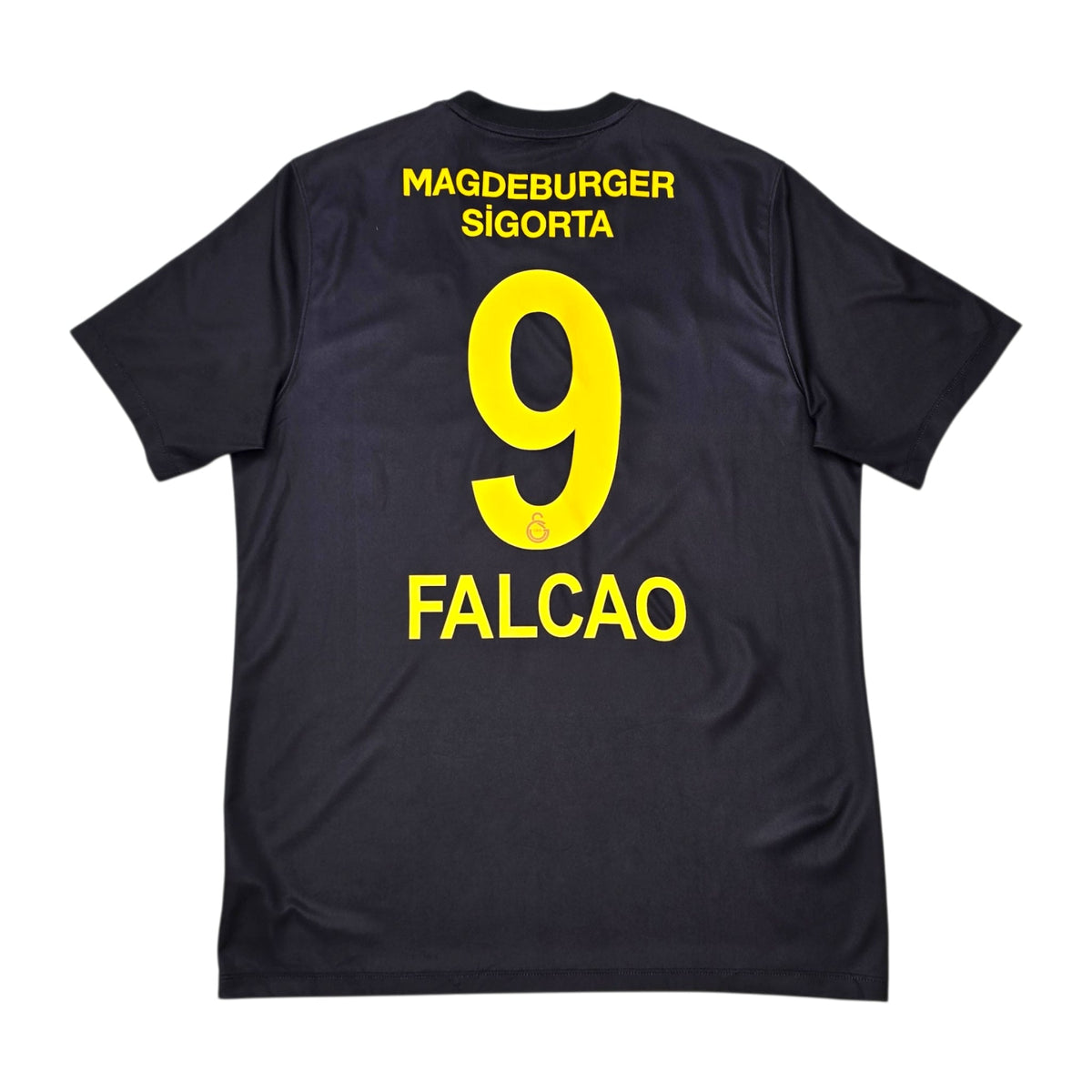 2021/22 Galatasaray Away Football Shirt (L) Nike 9 Falcao - Football Finery - FF305893