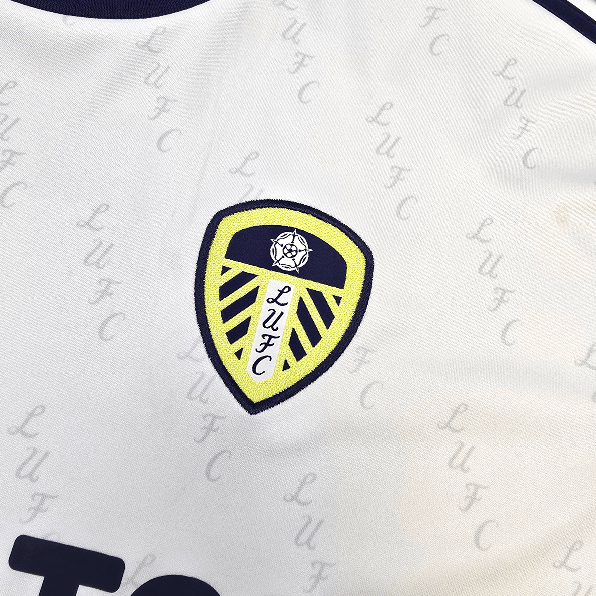 2022/23 Leeds United Home Football Shirt (XL) Adidas 7 Aaronson - Football Finery - FF303355