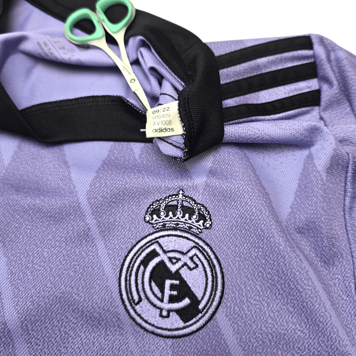 2022/23 Real Madrid Away Football Shirt (S) Adidas 8 Kroos - Football Finery - FF303855