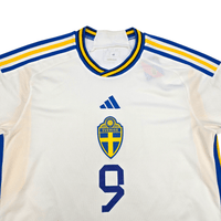 2022/23 Sweden Away Football Shirt (L) Adidas 9 Isak - Football Finery - FF302505