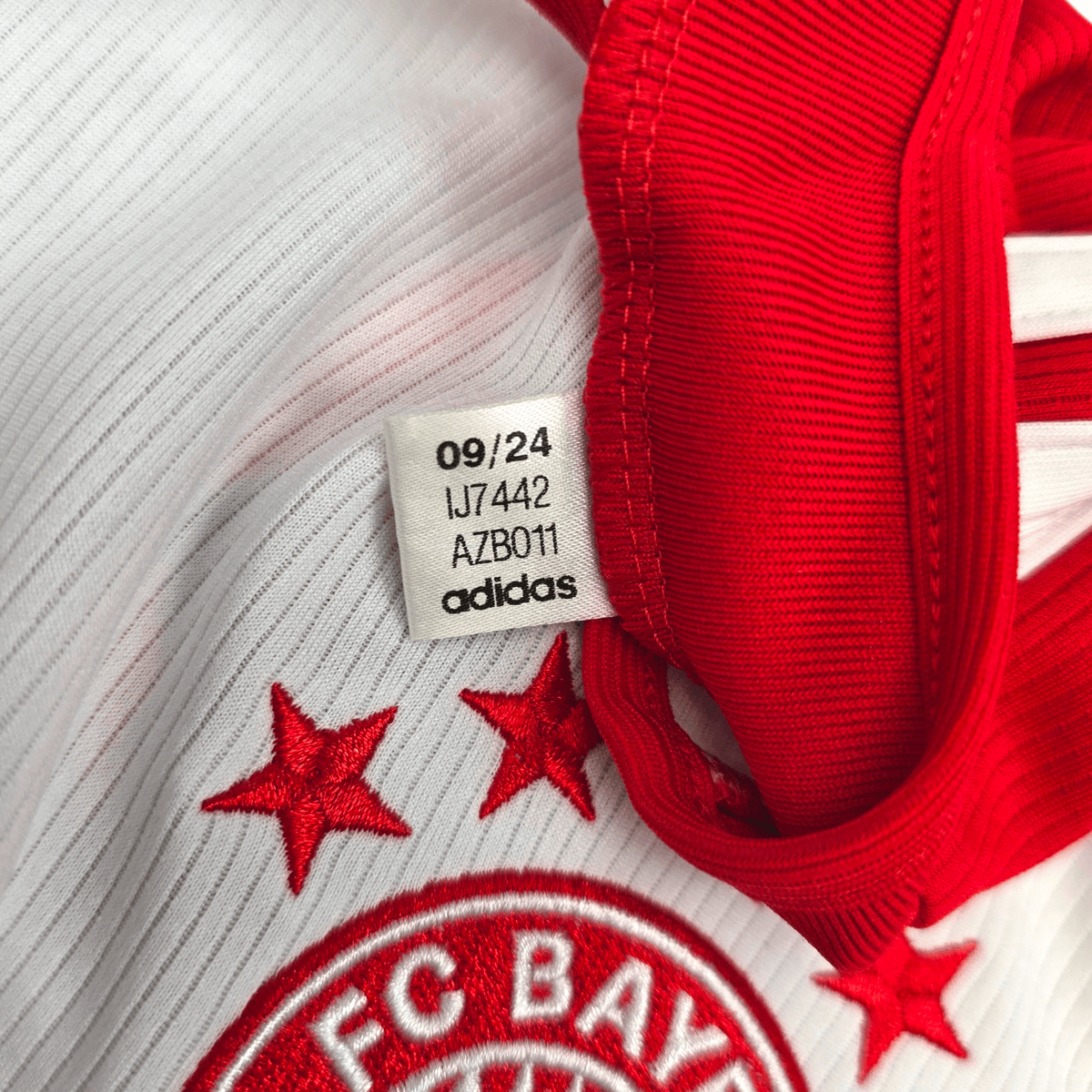 2023/24 Bayern Munich Home Football Shirt (L) Adidas 9 Kane - Football Finery - FF303700