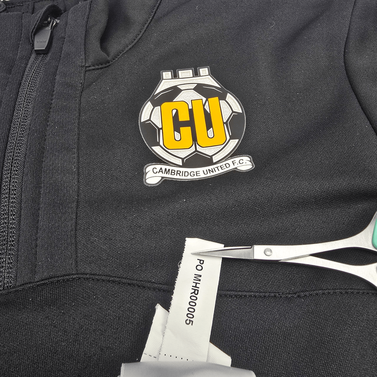 2023/24 Cambridge United Training Top (S) Umbro - Football Finery - FF303163