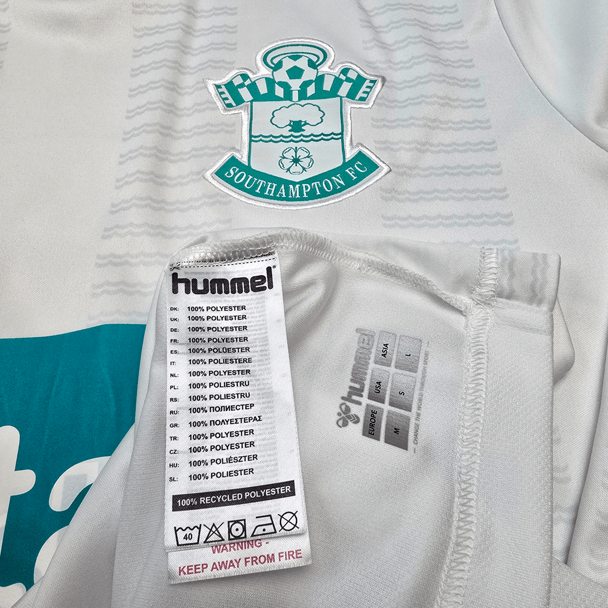 2023/24 Southampton Away Football Shirt (M) Hummel 9 Armstrong - Football Finery - FF303982