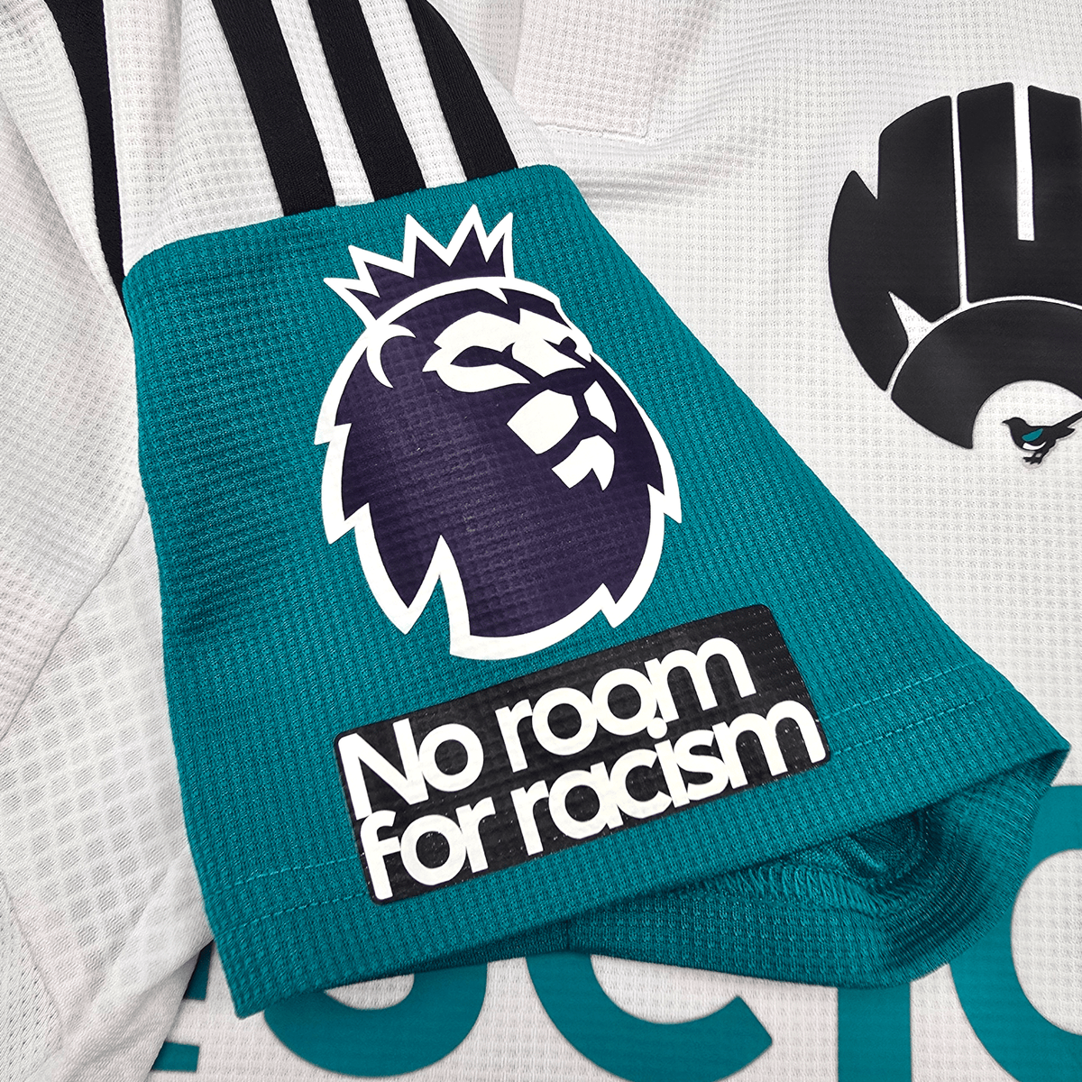 2024/25 Newcastle United Third Football Shirt (M) Adidas 14 Isak - Football Finery - FF303712