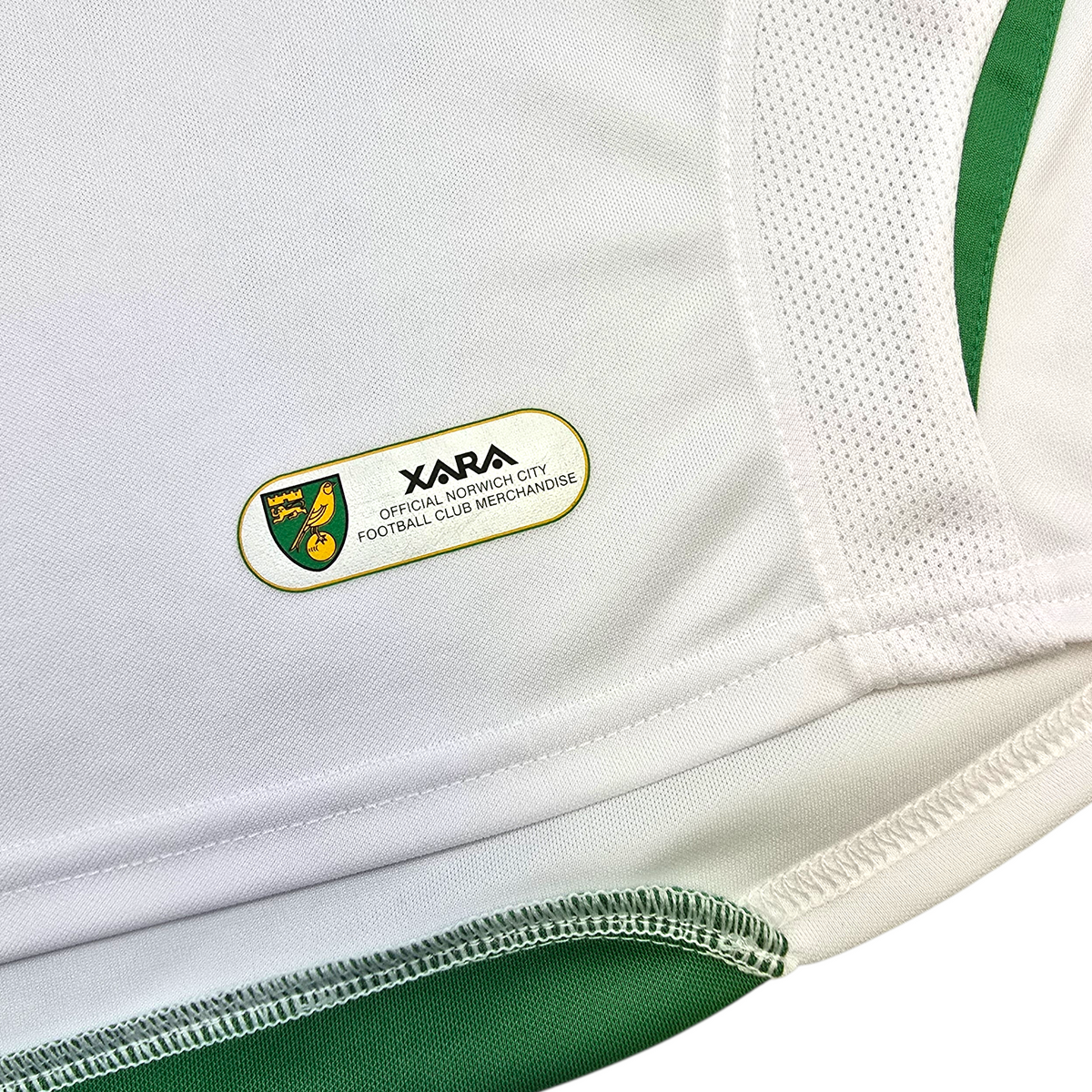 2009/11 Norwich City Away Football Shirt (L) Xara
