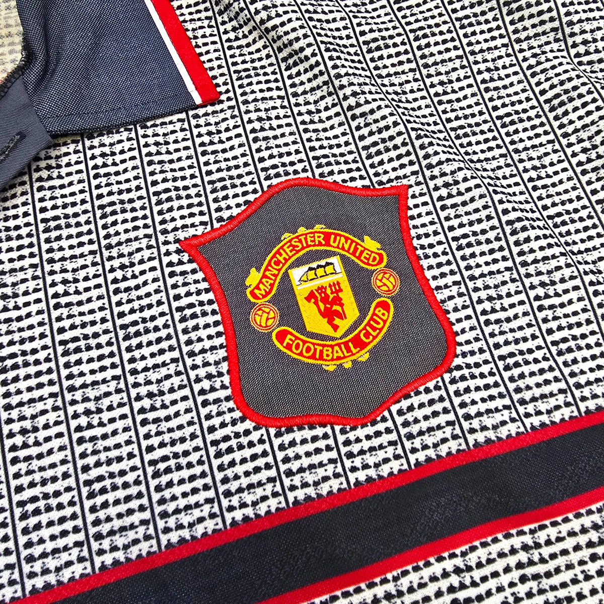1995/96 Manchester United Away Football Shirt (L) Umbro #7 Cantona