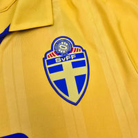 2009/10 Sweden Home Football Shirt (M) Umbro #10 Ibrahimovic