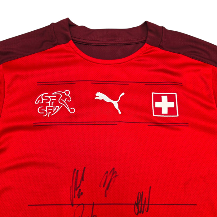 2020/21 Switzerland Home Football Shirt (M) Puma (Squad Signed)