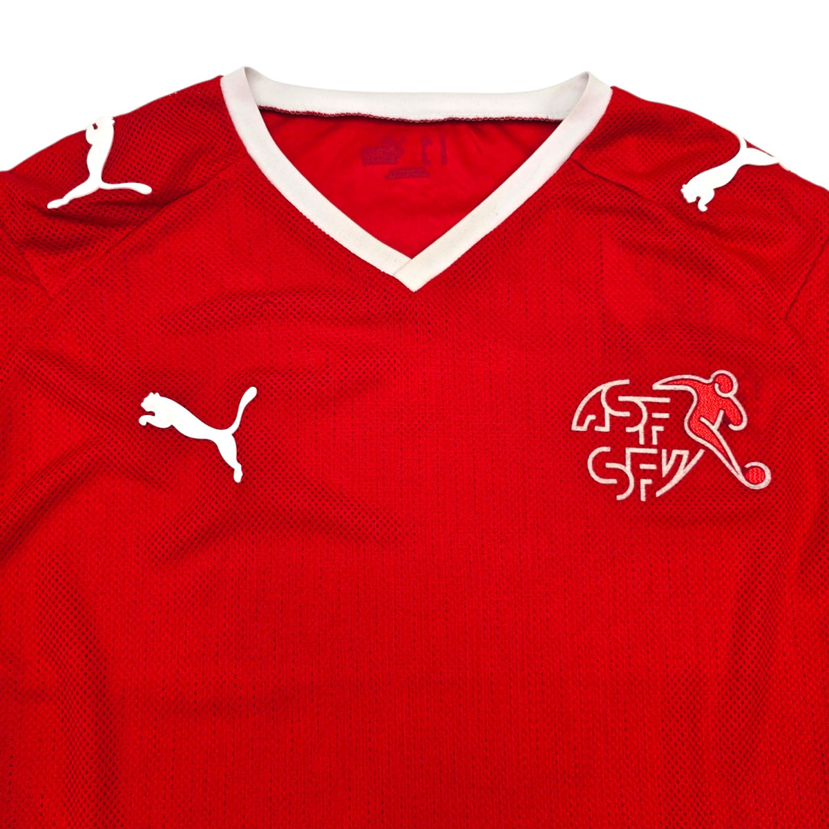 2008/10 Switzerland Home Football Shirt (M) Puma
