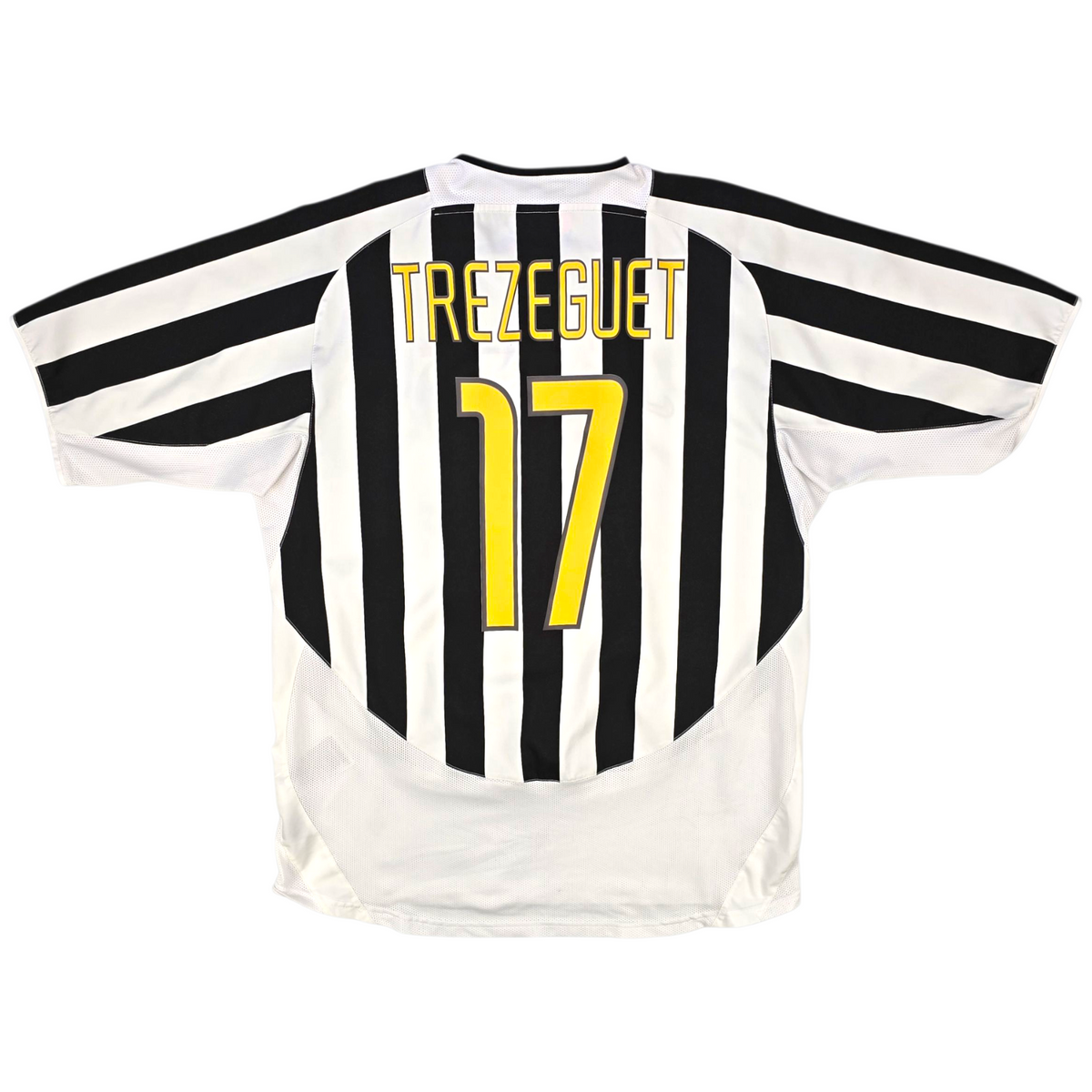 2003/04 Juventus Home Football Shirt (L) Nike #17 Trezeguet