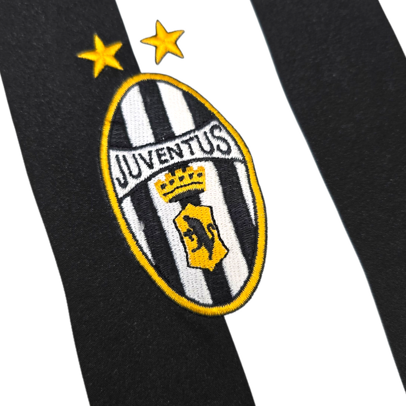 2003/04 Juventus Home Football Shirt (L) Nike #17 Trezeguet
