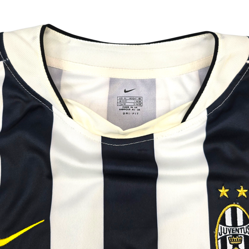 2003/04 Juventus Home Football Shirt (XL) Nike #17 Trezeguet (EUROPEAN)