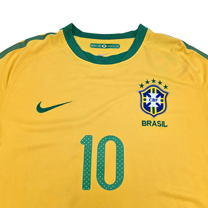2010/11 Brazil Home Football Shirt (L) Nike #10 Kaka