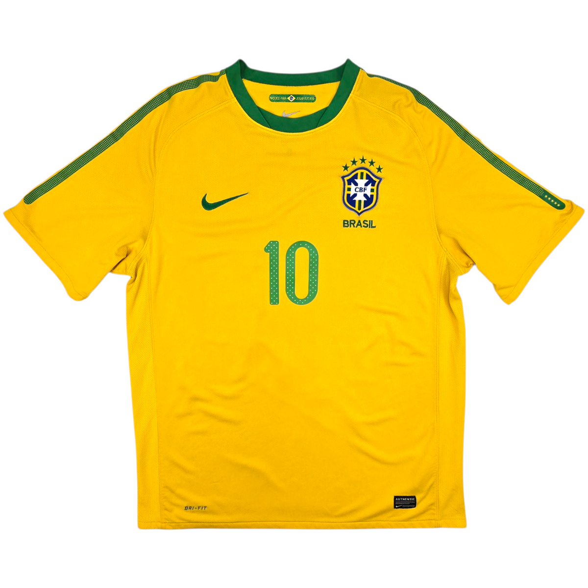 2010/11 Brazil Home Football Shirt (L) Nike #10 Kaka