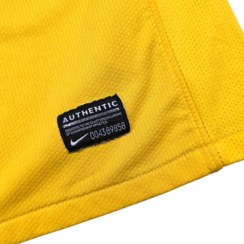 2010/11 Brazil Home Football Shirt (L) Nike #10 Kaka