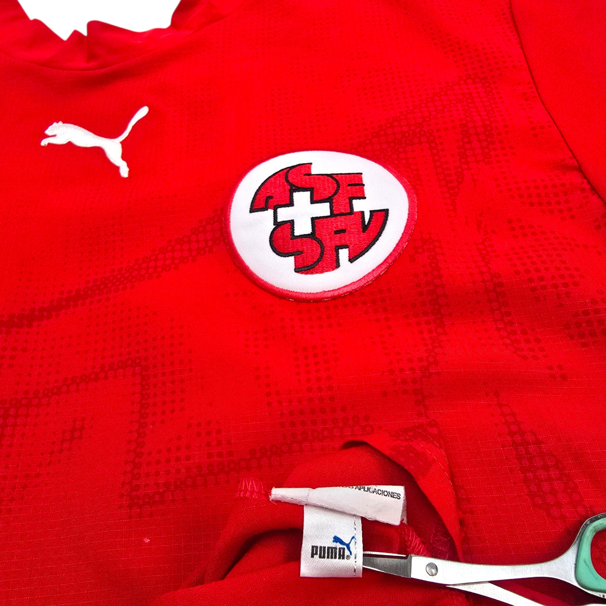 2006/08 Switzerland Home Football Shirt (M) Puma