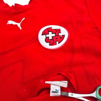 2006/08 Switzerland Home Football Shirt (M) Puma