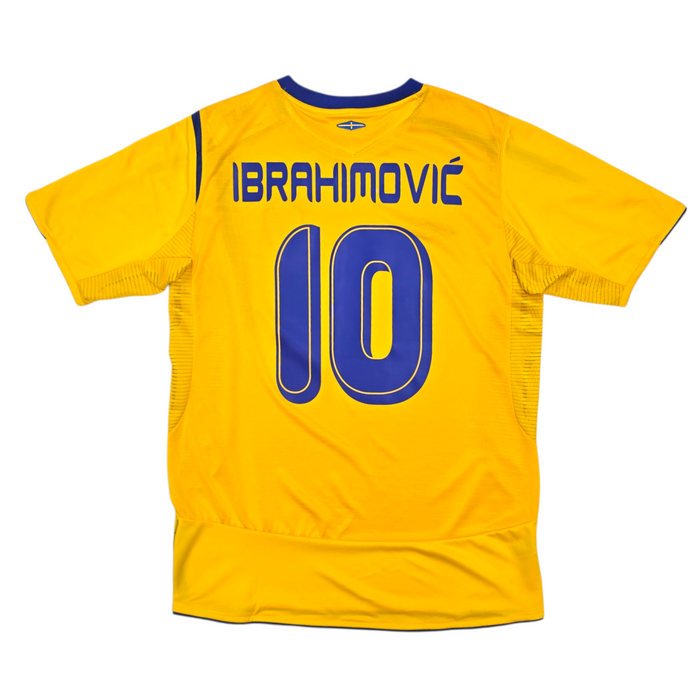 2005/06 Sweden Home Football Shirt (M) Umbro #10 Ibrahimovic