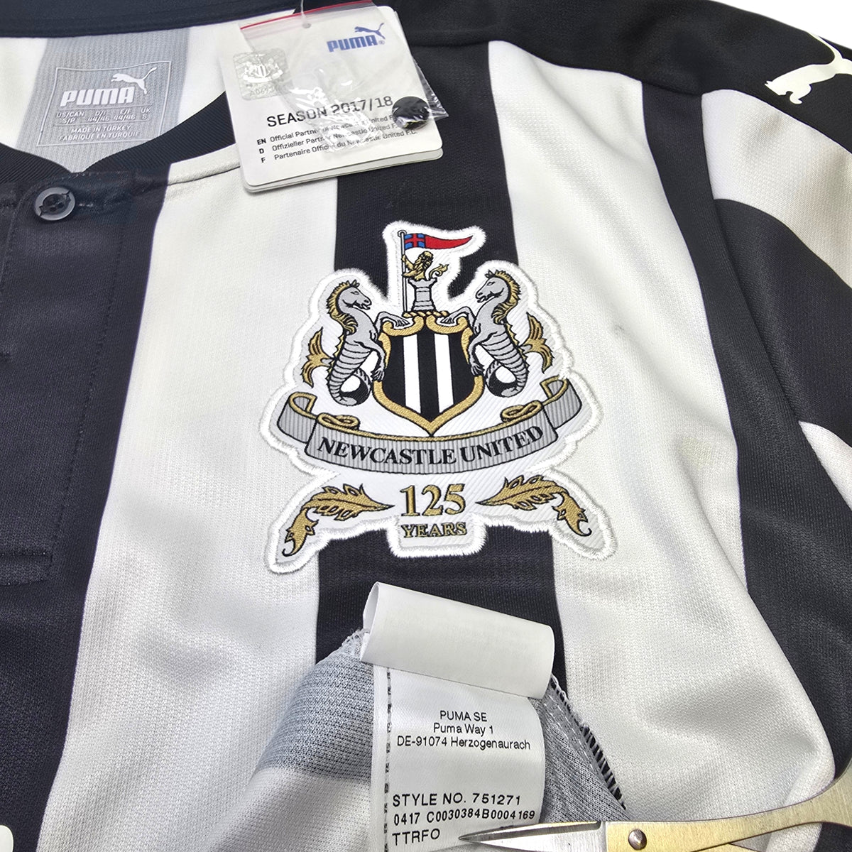 2017/18 Newcastle United Home Football Shirt (S) Puma #11 Ritchie (BNWTs)