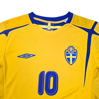 2005/06 Sweden Home Football Shirt (M) Umbro #10 Ibrahimovic