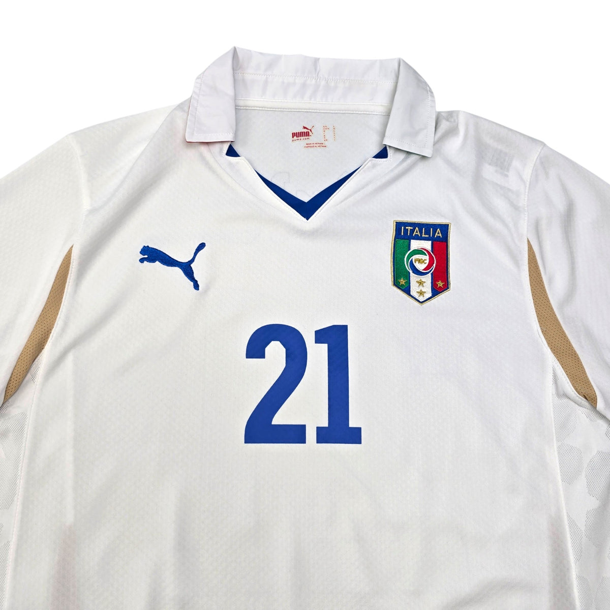 2010/12 Italy Away Football Shirt (L) Puma #21 Pirlo