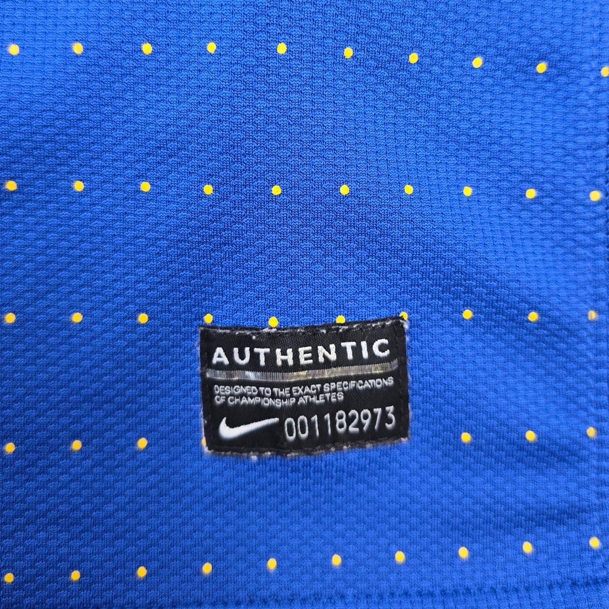 2010/11 Brazil Away Football Shirt (L) Nike #10 Kaka