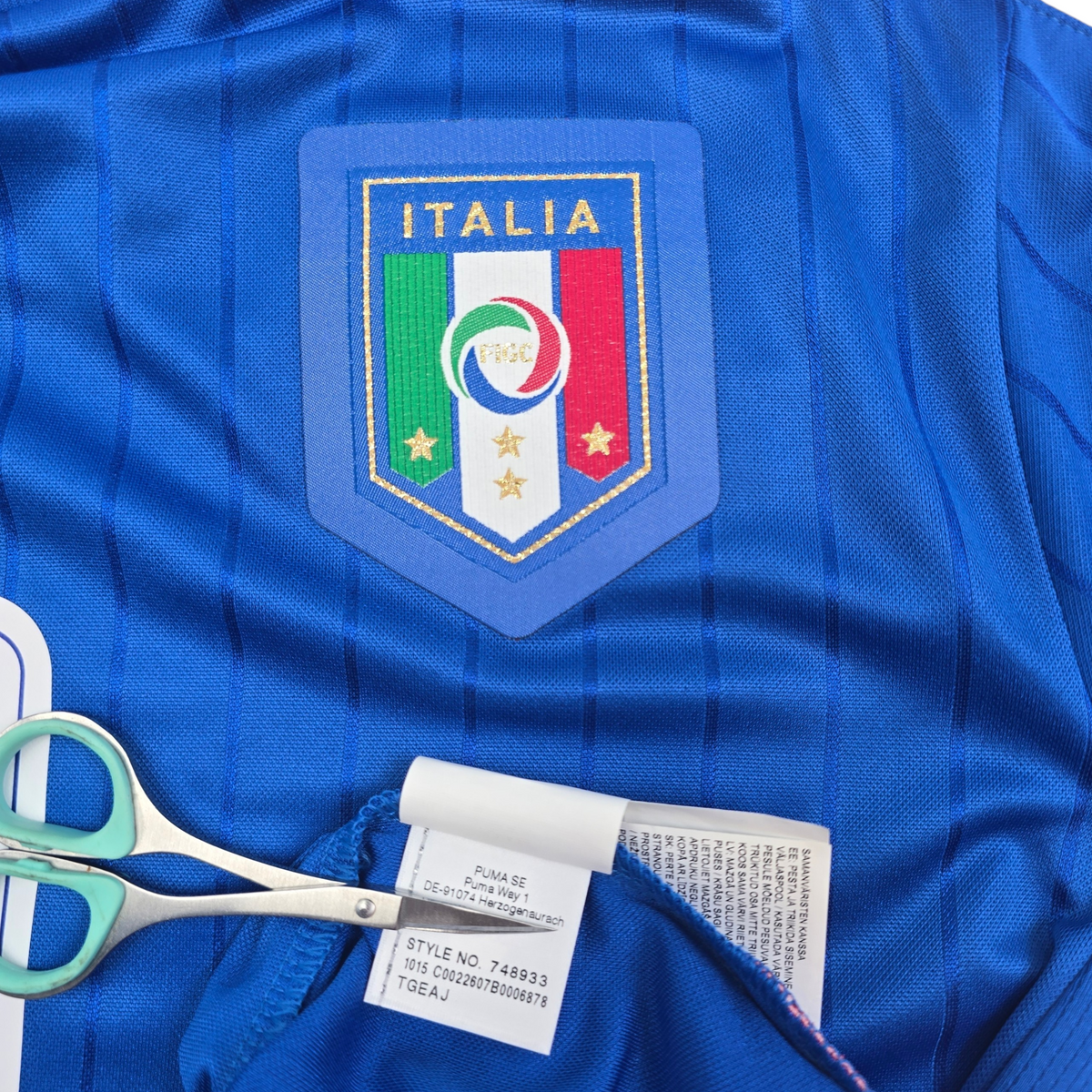 2016/17 Italy Home Football Shirt (M) Puma #19 Bonucci