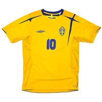 2005/06 Sweden Home Football Shirt (M) Umbro #10 Ibrahimovic