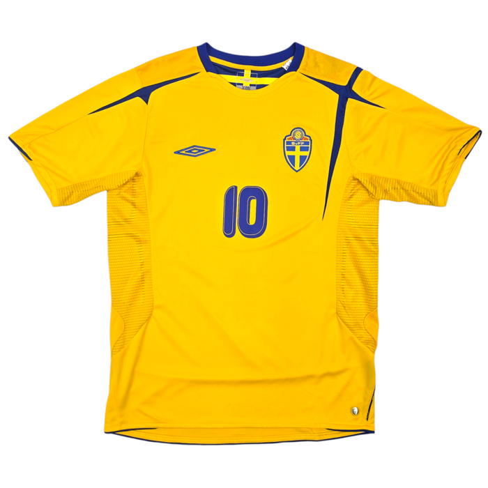 2005/06 Sweden Home Football Shirt (M) Umbro #10 Ibrahimovic