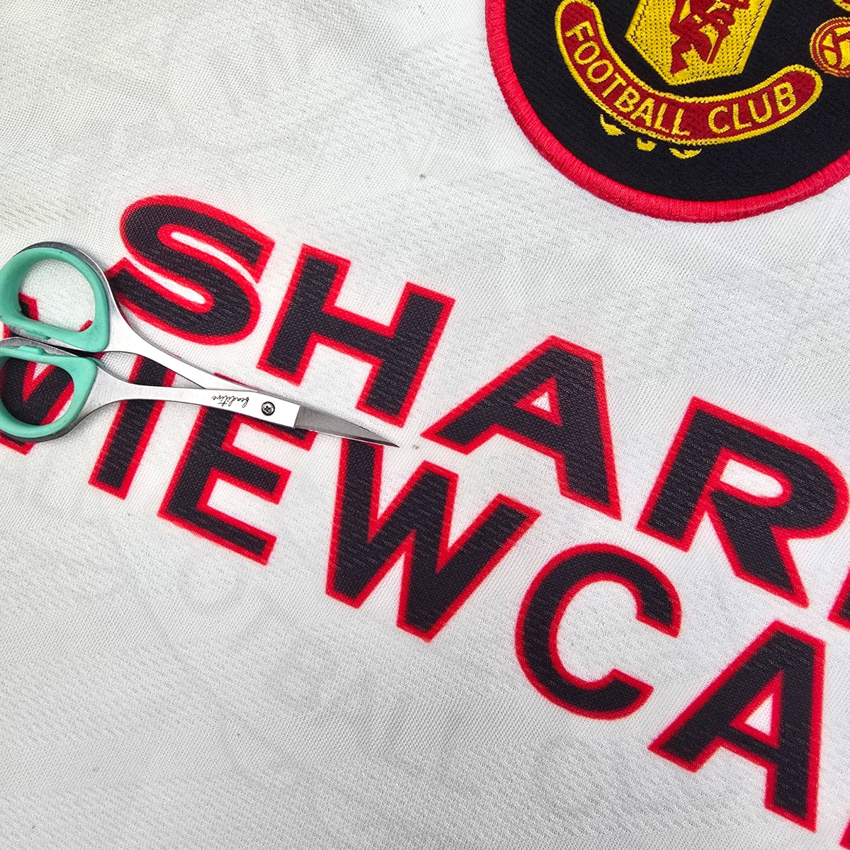 1996/97 Manchester United Away Football Shirt (L) Umbro